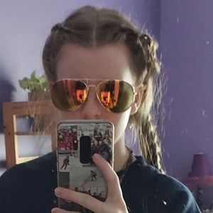 Meet your Posher, Meredith